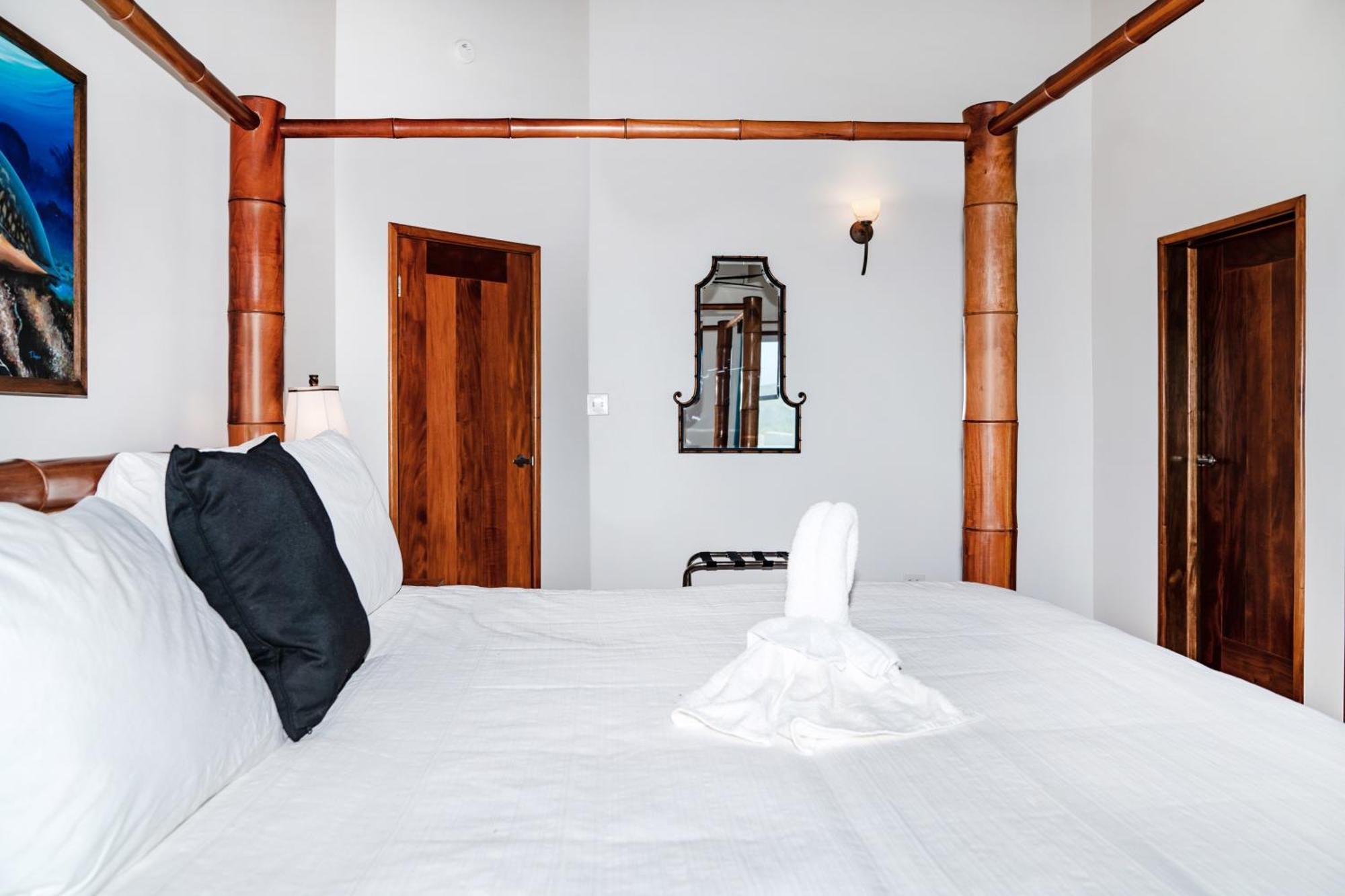 Residences At Barrier Reef 4C Oceanview 2 Bedroom By Stay Floreo San Pedro  Exterior photo